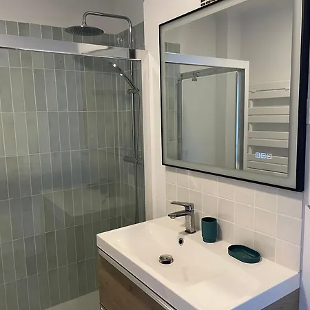Apartment Le Mercier - T3 Climatise Avec Balcon Sete